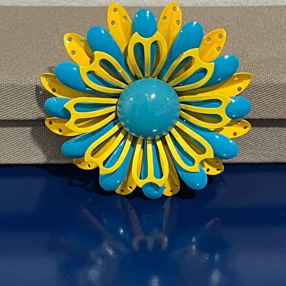 Vintage Jewelry - Blue Yellow Enamel Metal Flower Brooch Large Floral Pin Vintage Jewelry 50s 60s
